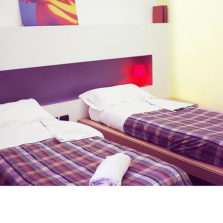 M&J Place Hostel Roma Cameră foto