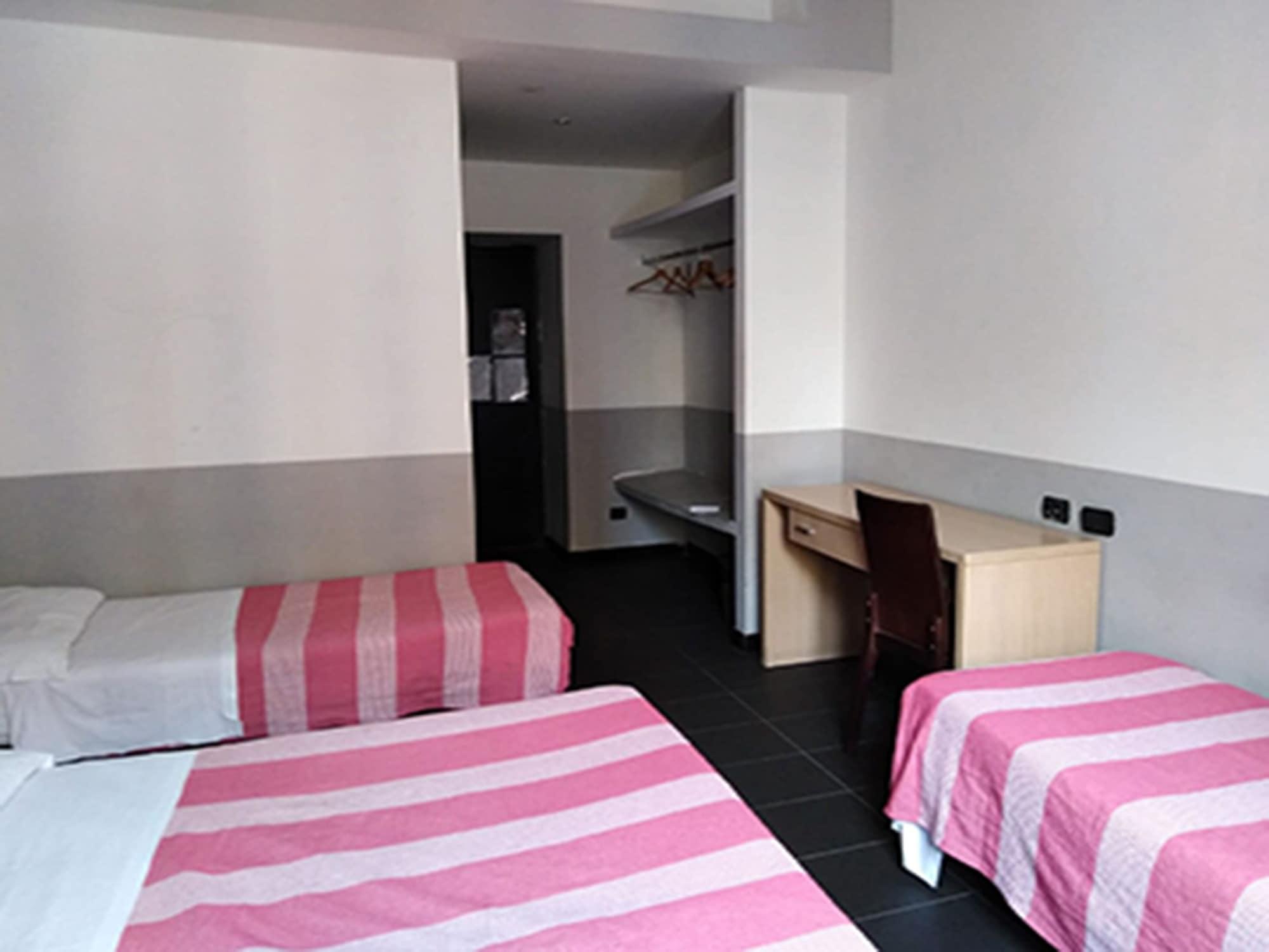 M&J Place Hostel Roma Exterior foto