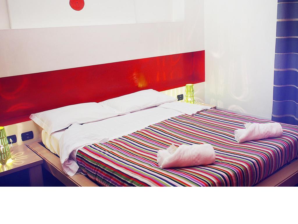 M&J Place Hostel Roma Cameră foto