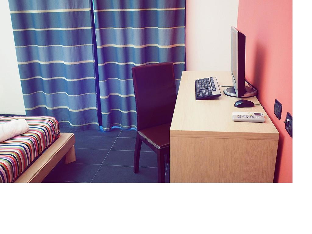 M&J Place Hostel Roma Cameră foto