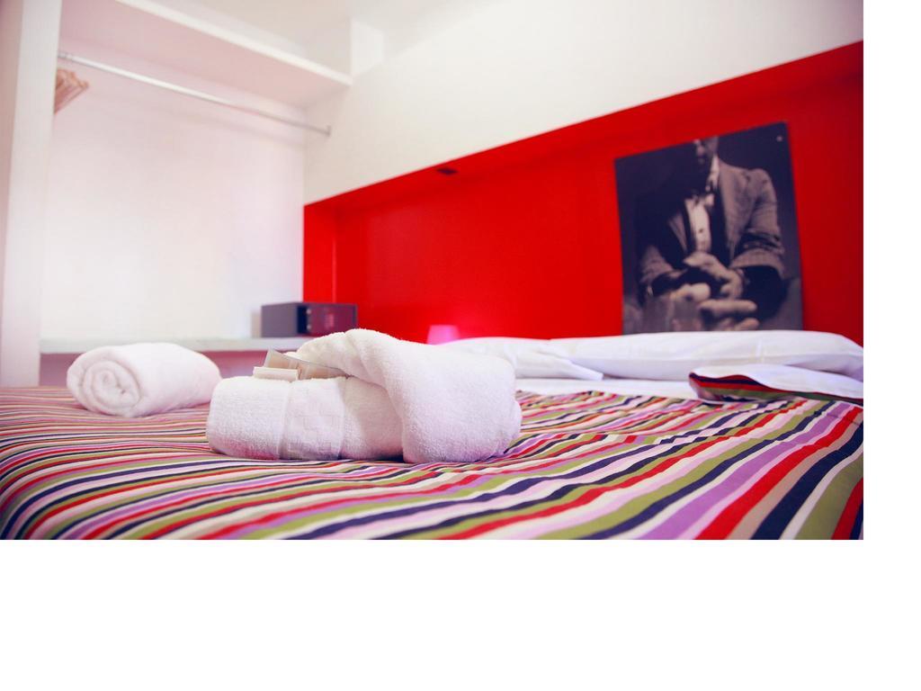 M&J Place Hostel Roma Cameră foto